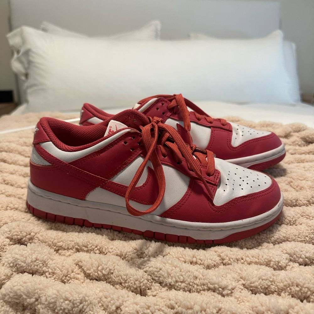 Rose pink and White Nike dunks